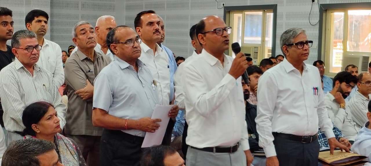 रेवाड़ी कष्ट निवारण बैठक में Covid Call Pending Payment पर अधिकारियों पर गिरी गाज, चार्जशीट के आदेश