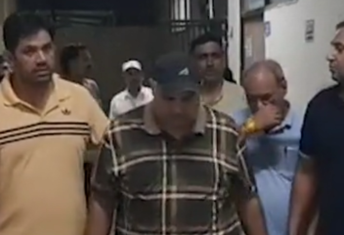 सोनीपत में जेई और एसडीओ रिश्वत लेते रंगे हाथों काबू, ठेकेदार से मांगे 4 लाख | Sonipat News