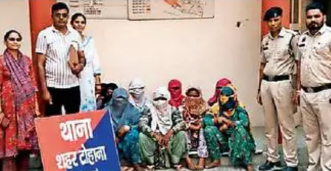 Tohana News Today: टॉवर से केबल तार चोर गिरोह का पर्दाफाश; 8 महिलाएं गिरफ्तार