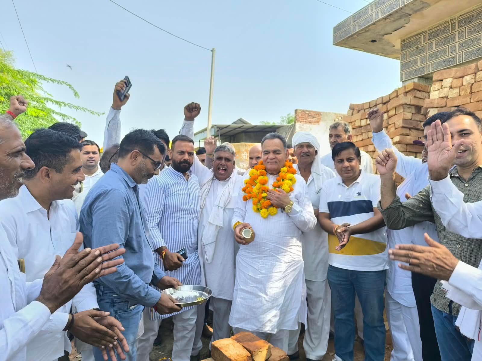 Hansi News: हांसी को 1.67 करोड़ रुपये की विकास परियोजनाओं की सौगात, विधायक विनोद भयाना ने किया उद्घाटन व शिलान्यास