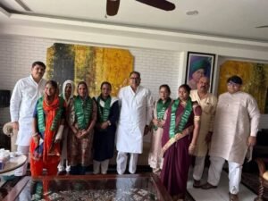 इनेलो की मेवात रैली लाइव: जननायक सम्मान दिवस पर उमड़ी भीड़, चौटाला परिवार ने दिखाई राजनीतिक ताकत इनेलो की मेवात रैली लाइव: जननायक सम्मान दिवस पर उमड़ी भीड़, चौटाला परिवार ने दिखाई राजनीतिक ताकत