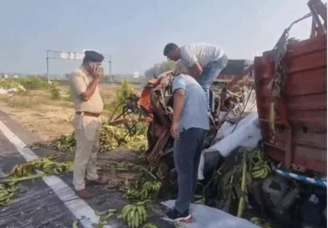 Delhi Jammu highway Accident : कैथल में 3 की मौत, केलों के नीचे छिपा मिला 50 लाख का डोडा पोस्त | Kaithal News
