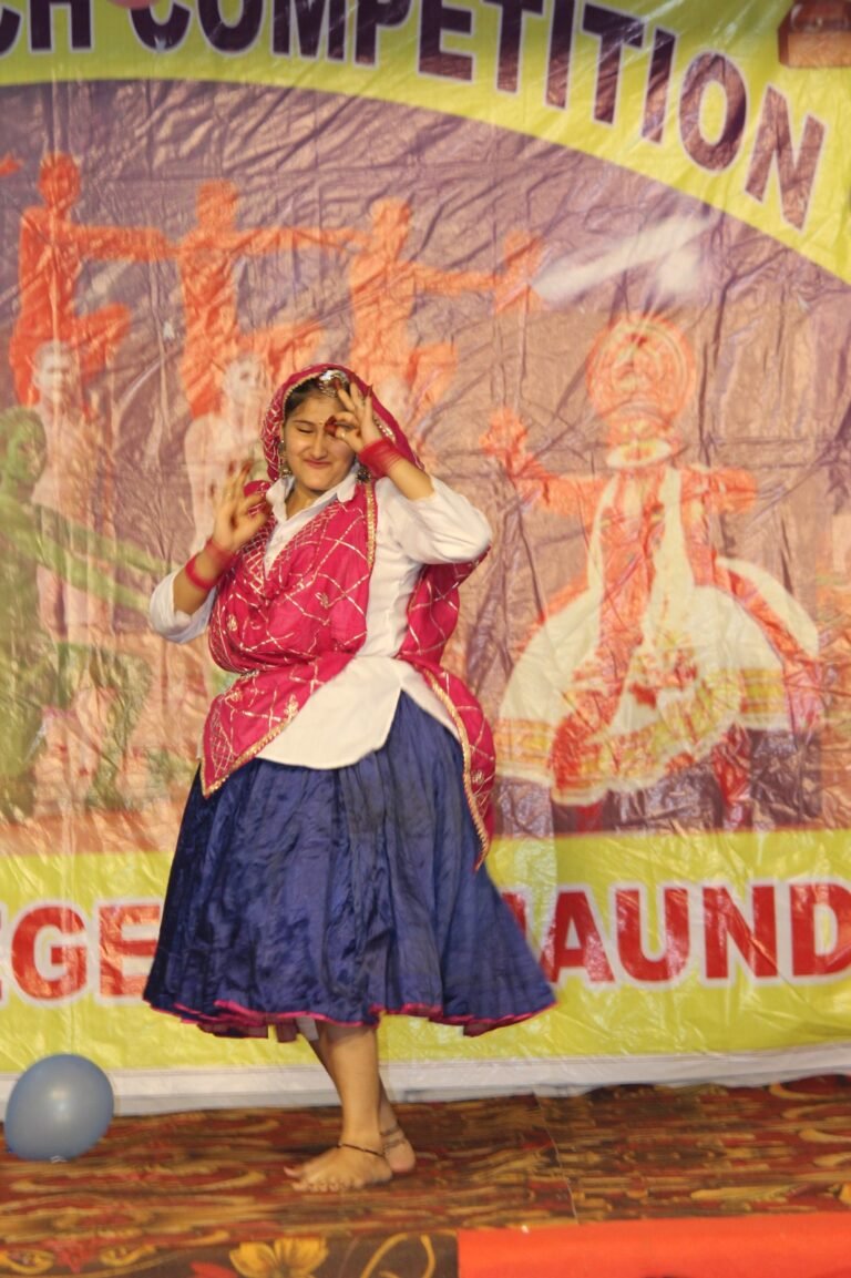 नारनौंद कॉलेज में Talent Hunt Competition, नृत्य में पलक और कविता पाठ में पल्लवी प्रथम
