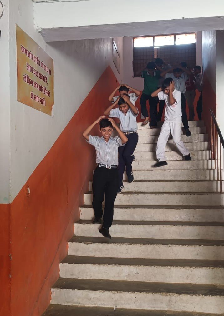 जवाहर नवोदय विद्यालय पाबड़ा में मॉक ड्रिल, प्रशासन ने संभाला मोर्चा