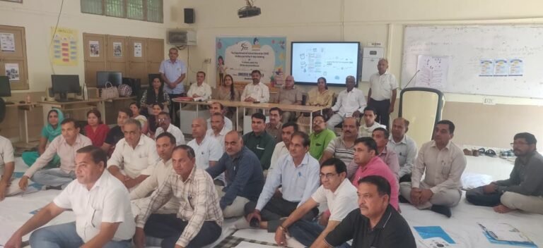 हिसार और हांसी में प्राथमिक शिक्षकों का प्रशिक्षण शिविर