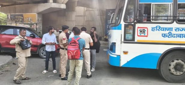 महम में दर्दनाक हादसा: रोडवेज बस-ब्रेजा की टक्कर, बुजुर्ग की मौत, दो गंभीर 1 महम में कार की टक्कर से व्यक्ति को कुचला, मौत:रोडवेज बस ने पीछे से ब्रेजा को मारी टक्कर
