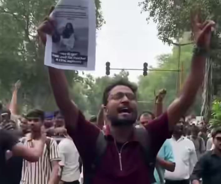 Delhi Protest Live Updates: मुख्य चुनाव आयुक्त ज्ञानेश कुमार के इस्तीफे और SIR वापस लेने की मांग को लेकर प्रदर्शन