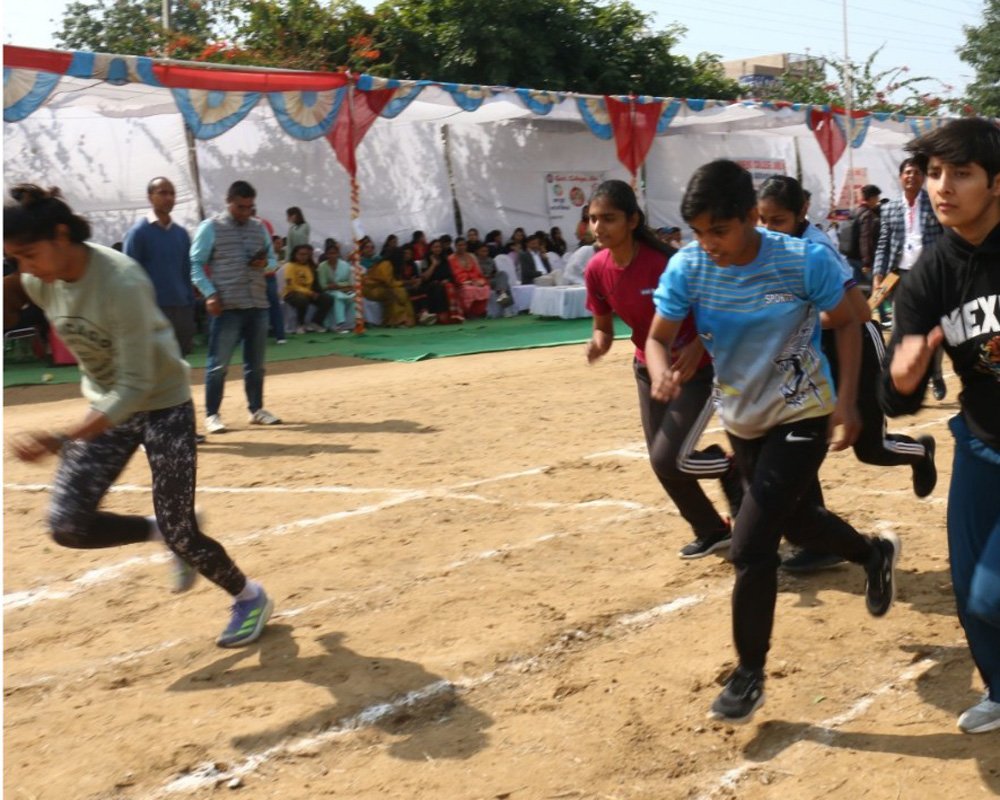 Jind College खेल प्रतियोगिता में आशीष और गरिमा का जलवा, जानें किन खिलाड़ियों ने मारी बाजी! 1 63वीं वार्षिक खेलकूद प्रतियोगिता में आशीष और गरिमा बने सर्वश्रेष्ठ खिलाड़ी
