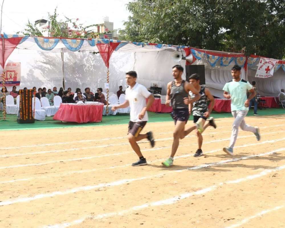 Jind College की 63वीं वार्षिक खेलकूद प्रतियोगिता में आशीष और गरिमा बने सर्वश्रेष्ठ खिलाड़ी।